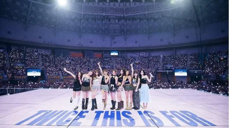 Kabar Rehat TWICE setelah Tur Dunia Ramai di Bahas Penggemar