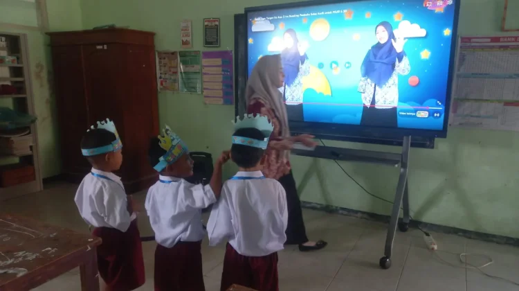 SD 5 Hadipolo Kudus Sepi Peminat, Stigma Kampung Sosial Masih Membayangi