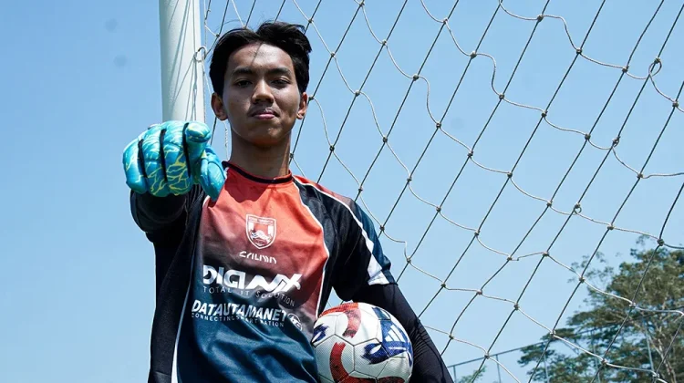 Kiper Timnas U-20 Er Deva Resmi Gabung Kendal Tornado FC