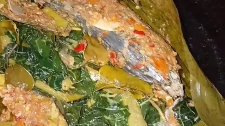 Resep Pepes Ikan Peda Daun Pepaya Pedas