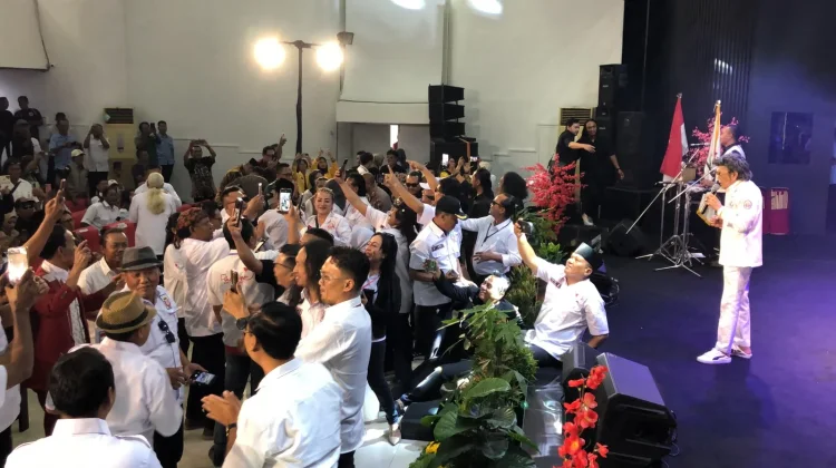 Rhoma Irama Gemakan "Gala-Gala" di Auditorium RRI Semarang