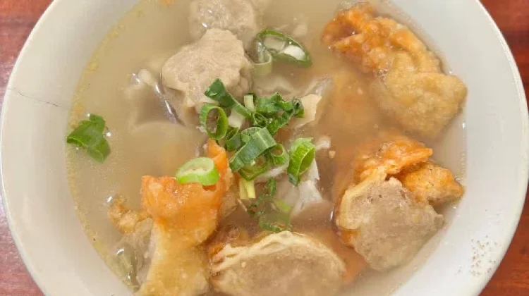 Sensasi Gurih Kuah Kaldu Semangkuk Bakso Malang