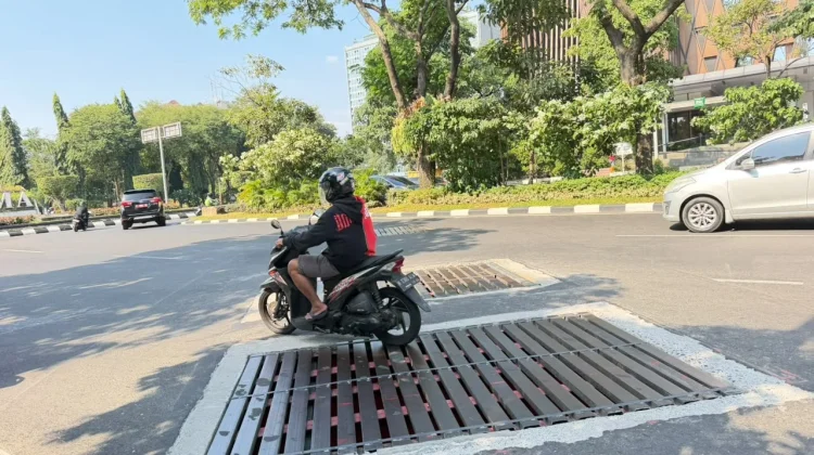 Halo RRI: Grill Jalan Pahlawan Diperbaiki, Pengendara Harap Lebih Aman Dilintasi