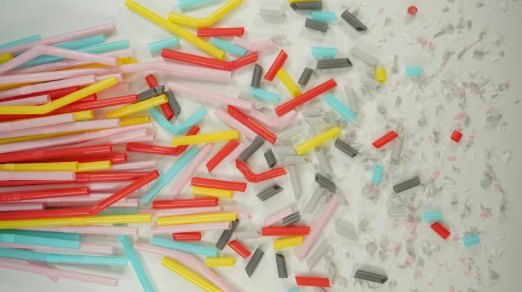Jaga Lingkungan Sejak Kini, Kurangi Ancaman Mikroplastik