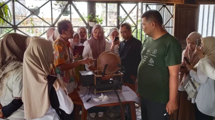 Inovator Asal Bogor Perkenalkan Teknologi Roasting Tembikar ke KUPS Perempuan