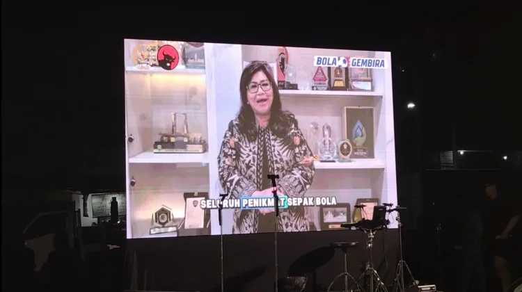 Nobar Piala Dunia Bareng Evita Nursanty, Warga Padati Alun-alun Lasem Rembang