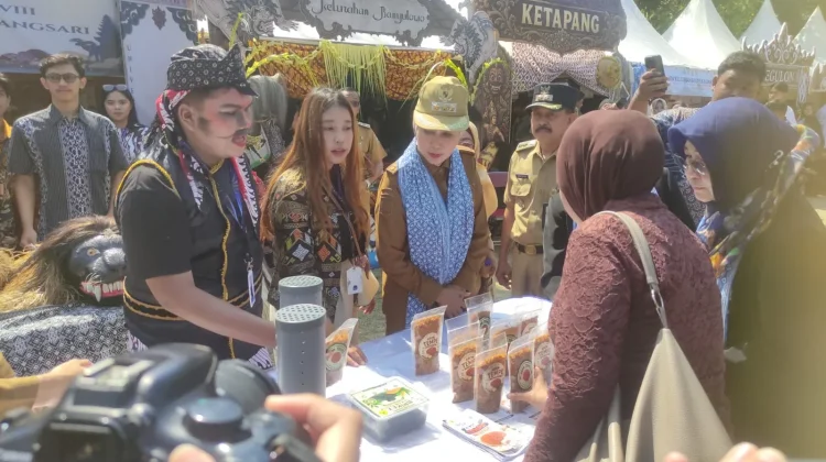 Pemkab Kendal Lirik Hasil Karya Mahasiswa KKN untuk Pengembangan Daerah