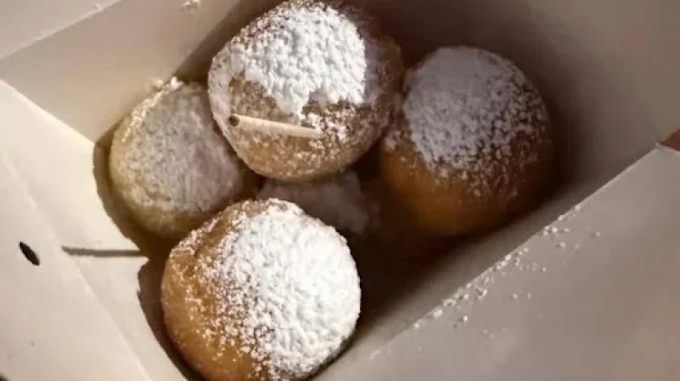 Resep Donat Kentang Bomboloni dengan Taburan Gula Halus