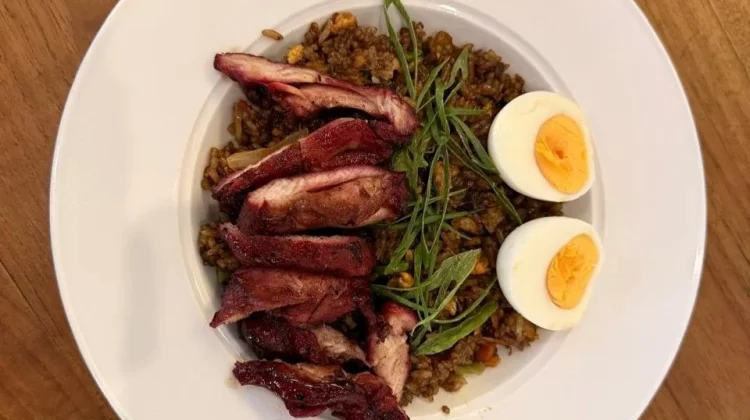 Resep Nasi Goreng Ayam Charsiu dengan Telur Rebus