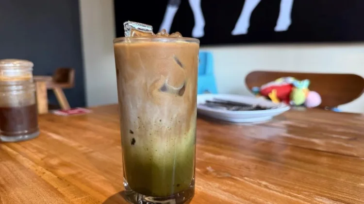 Segarnya Es Espresso Matcha yang Menggoda
