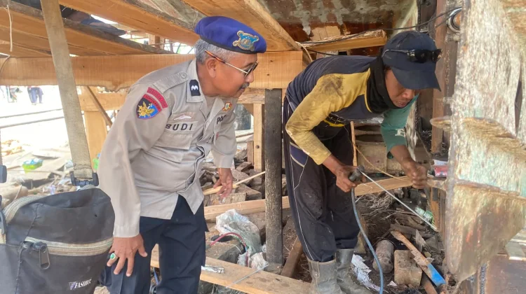 SI POLA CEKAL Jadi Andalan Satpolairud Pati Tekan Risiko Kebakaran Kapal