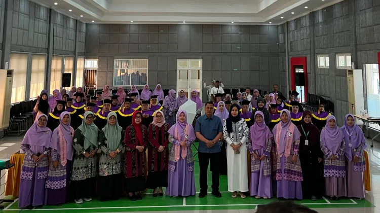Pemkot Semarang Bangga, Sekolah Lansia Salimah Cetak 22 Lulusan