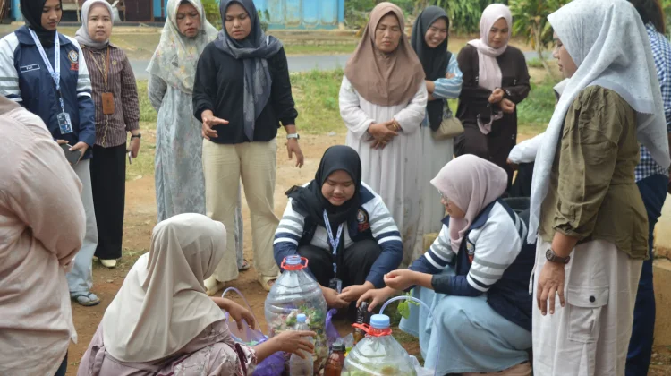 Optimalkan KWT, Agribisnis Undip Batang Edukasi Pengolahan Pupuk Organik