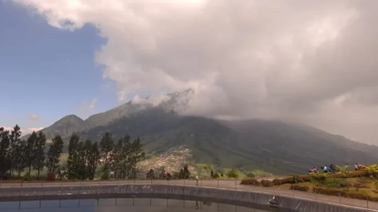 Embung Manajar: Destinasi Wisata Favorit di Kaki Gunung Merbabu