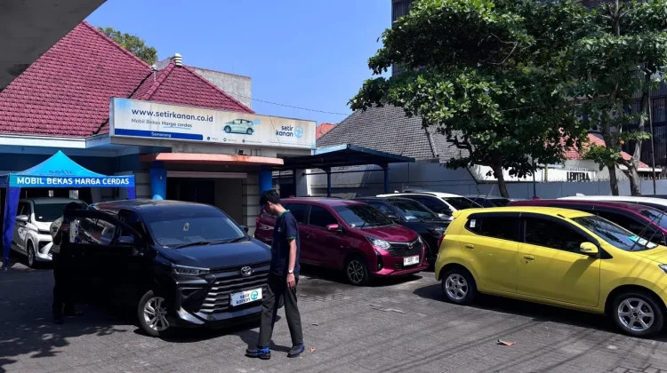Tren Mobil Listrik Naik, Mobil Bekas Tetap Punya Pasar di Semarang