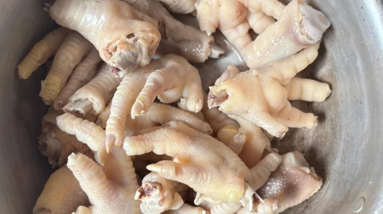 Pentingnya Teknik Membersihkan Ceker sebelum Dimasak Olahan