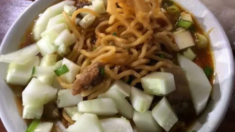Acar Timun Sebagai Penyegar dalam Semangkuk Mie Ayam