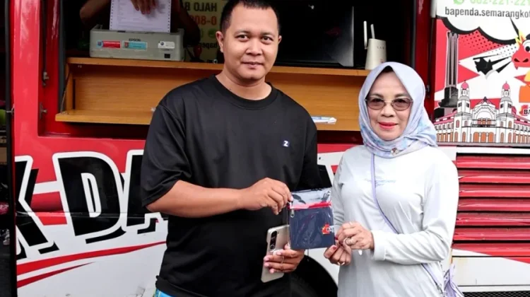 Bapenda Kota Semarang Dekatkan Layanan Pajak lewat Pakde Semar Jalan-Jalan