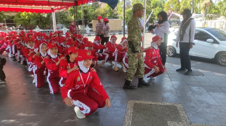 Anggota Paskibraka Kabupaten Kendal Mulai Jalani Puslat di Alun-alun