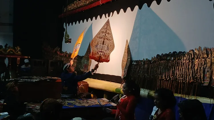 Lestarikan Budaya, RRI Semarang dan IPPK Gelar Wayang Kulit