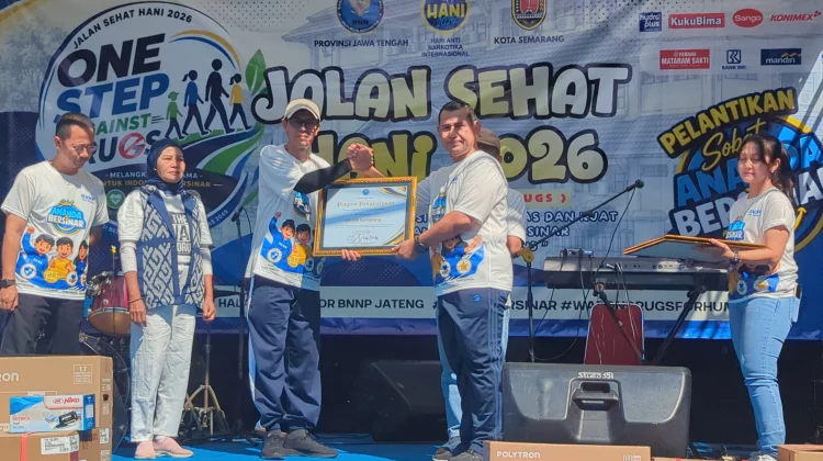 Komitmen Dukung P4GN, RRI Semarang Raih Penghargaan BNNP Jateng