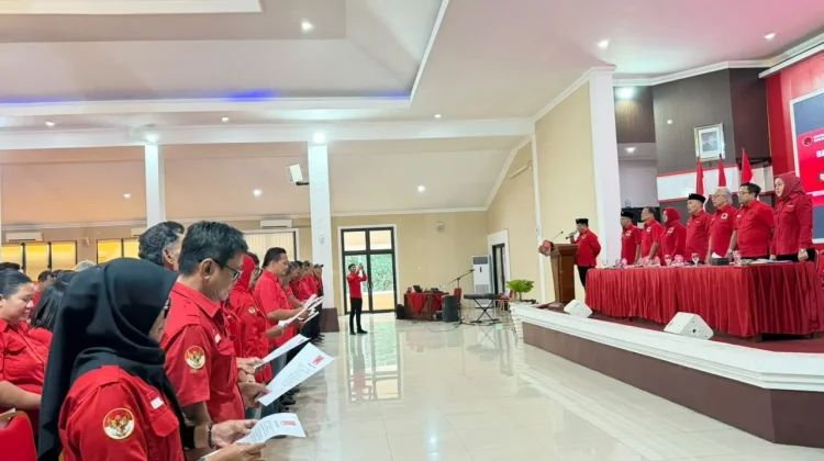 PAC PDI Perjuangan Semarang Lantik 617 Personel Pengurus Ranting se-Kecamatan
