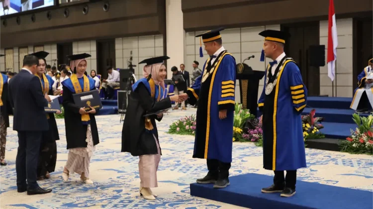 Wisuda Undip, Doktor Teknik Kimia Raih Apresiasi atas 10 Artikel Scopus