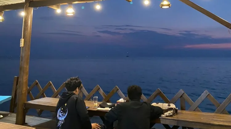 Sunset di Pantai Kampung Prau Jepara, Keindahan Sederhana yang Menenangkan