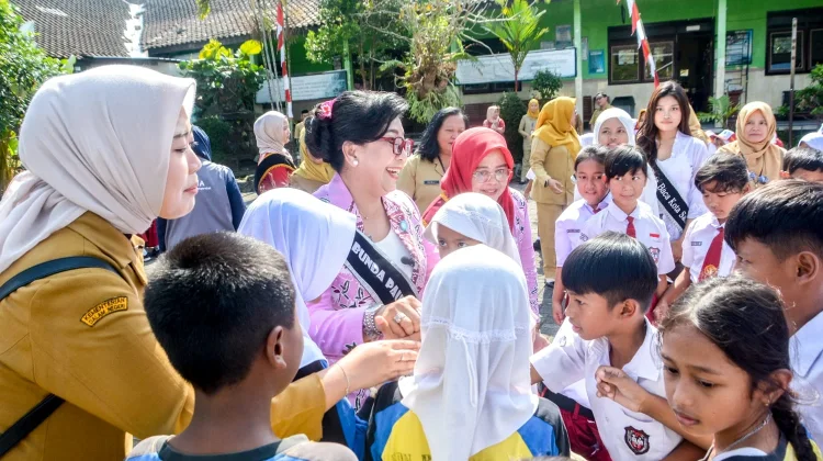 Safari Bunda Literasi, Ajak Siswa SD Tumbuhkan Budaya Membaca sejak Dini