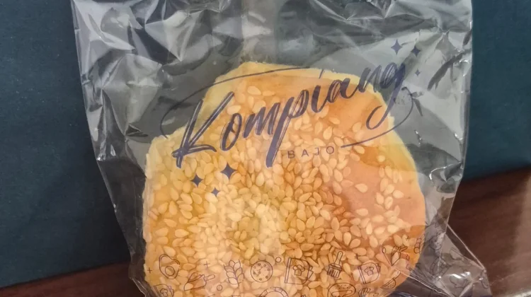 Kompiang, Roti Khas Flores Bertabur Wijen