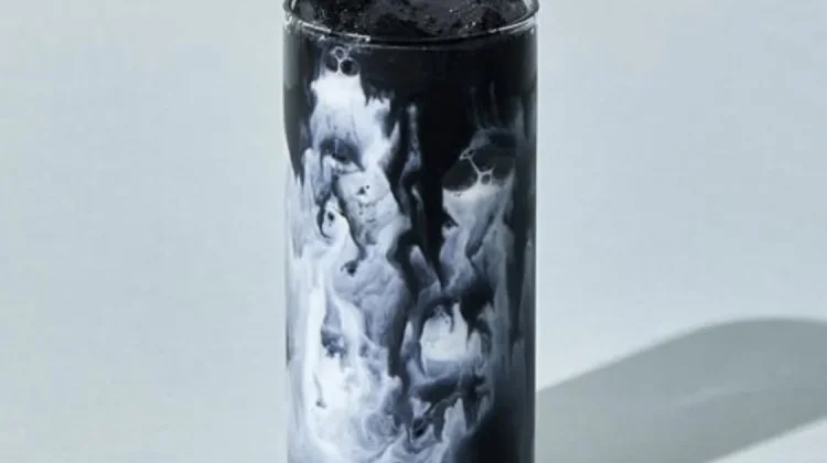 Charcoal Drink, Minuman Hitam Kekinian dengan Sensasi Rasa Lembut