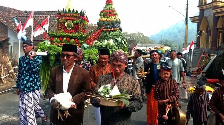 Tradisi Saparan Mantran Wetan, Ungkapan Syukur di tengah Anjloknya Harga Sayuran