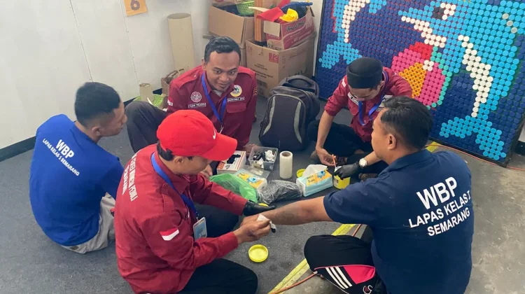 Wujud Hijrah, Warga Binaan Lapas Semarang Berbarengan Hapus Tato di Badan