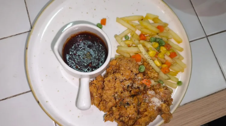 Cara Membuat Steak Ayam Goreng Tepung Saus Barbeque