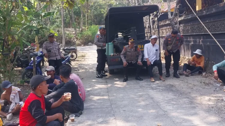 Lewat Kopi Keliling, Polsek Sumberlawang Ingatkan Bahaya Kebakaran ke Warga