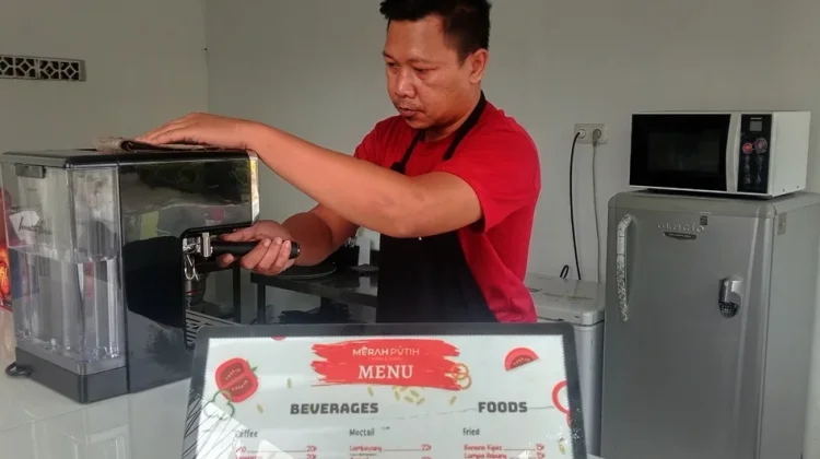 Tak Jual Sembako, Koperasi Merah Putih Kramat Selatan Magelang Pilih Kelola Kafe