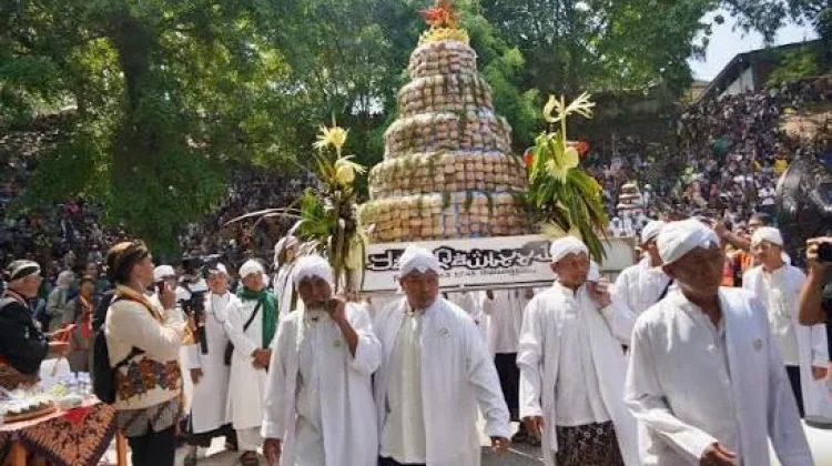 Ki Ageng Gribig dan Tradisi Yaa Qowiyyu, Sejarah Penyebaran Islam di Jawa