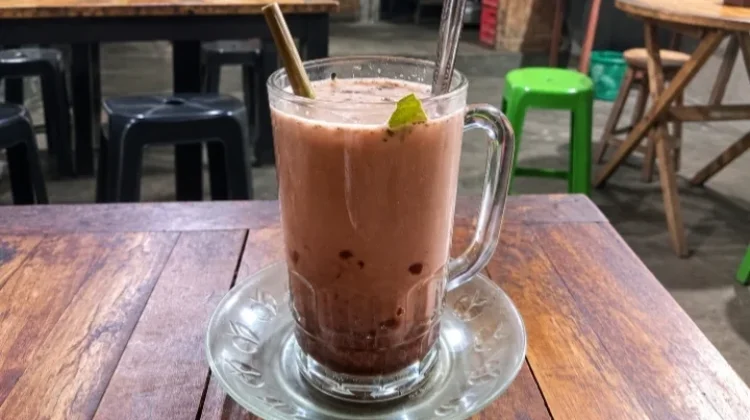 Surem Susu Rempah, Kuliner Tradisional Solo yang Kian Diburu