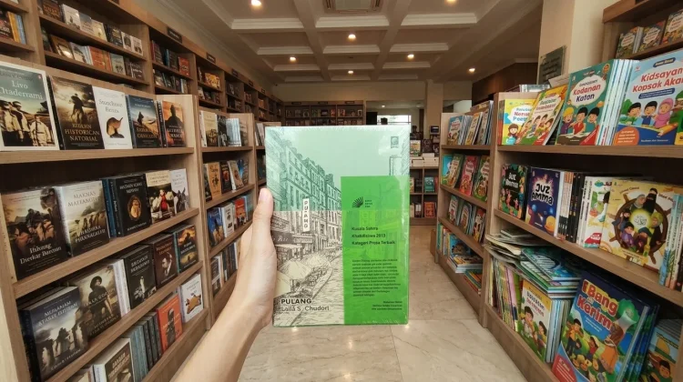 Mengapa Makanan Menjadi Simbol Kerinduan dalam Novel Pulang?