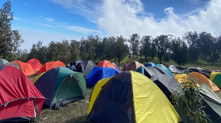 Camping Seru di Alam Terbuka