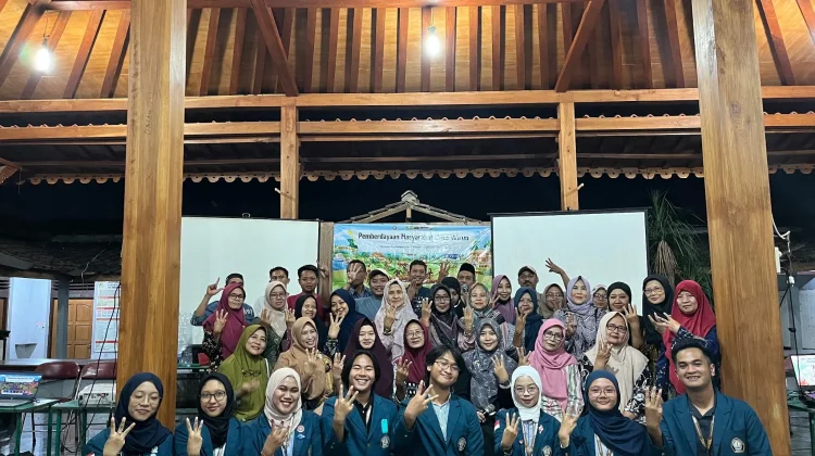KKN Universitas Diponegoro Kenalkan Budidaya Ikan Skala Rumahan