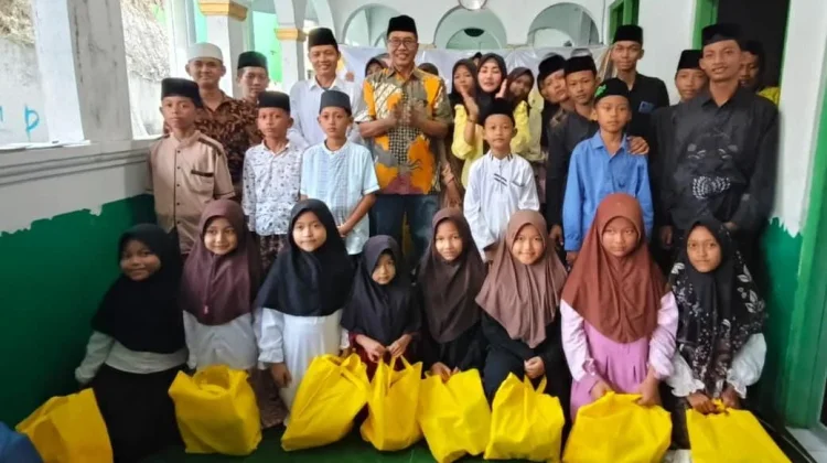 Ultah Bahlil ke-50, Ada Pesan Khusus untuk Santri Demak