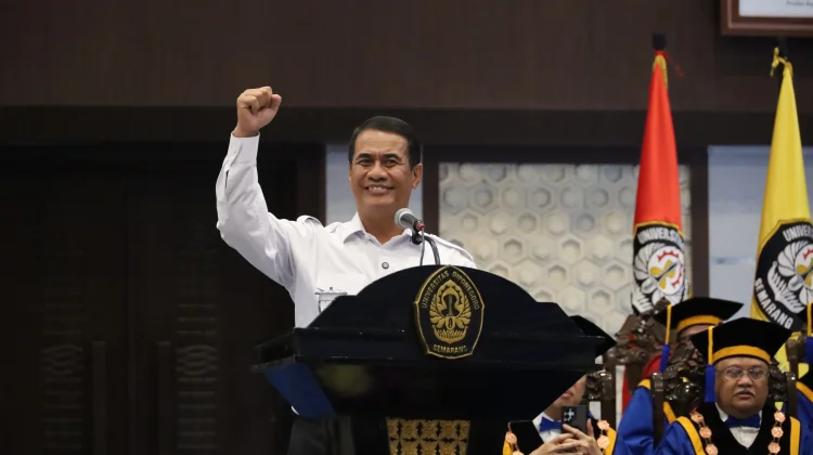 Mentan Amran Ajak 5.155 Mahasiswa Baru Undip Bangun Integritas