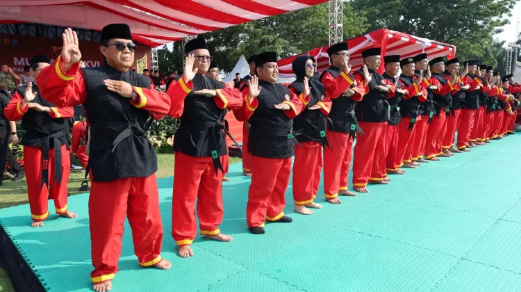 AM Jumai dan Sejumlah Tokoh Dianugerahi Gelar Pendekar Kehormatan Tapak Suci