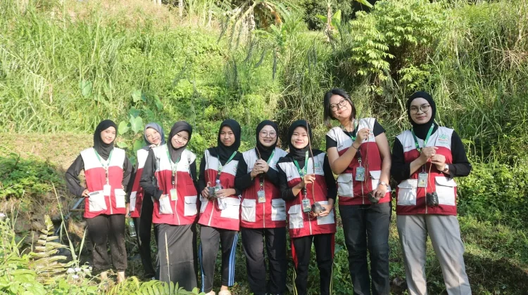 Tradisi Iriban Warnai Penanaman Sabuk Hijau, Cegah Longsor di Desa Keji