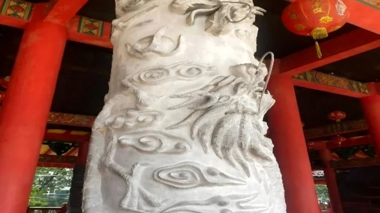 Mengapa Motif Mega Mendung Hadir di Klenteng Sam Poo Kong?