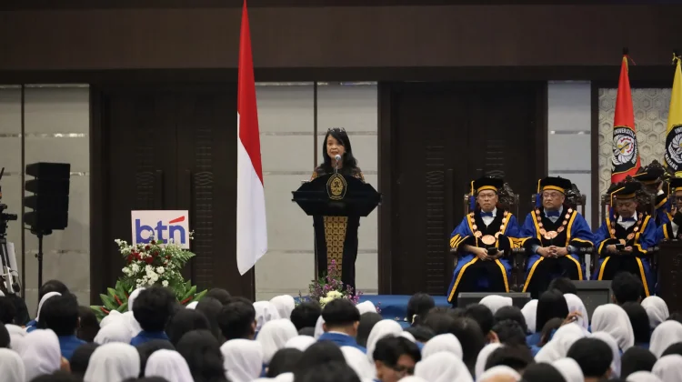 Wamen PU Tantang Mahasiswa Undip Tak Ragu Ciptakan Solusi Buat Masyarakat