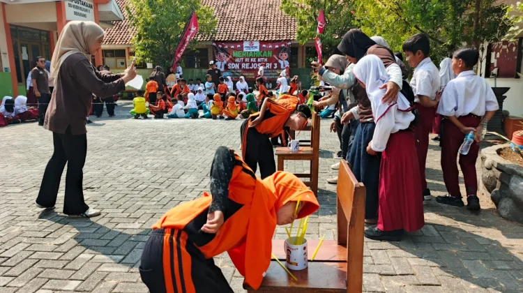 Tanamkan Nilai Kerjasama Gotong Royong, Siswa SDN 03 Rejosari Ikut Lomba Estafet