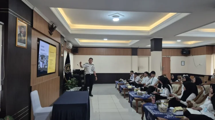 Peserta Maganghub Kemenaker Dikenalkan Lingkungan Lapas Semarang