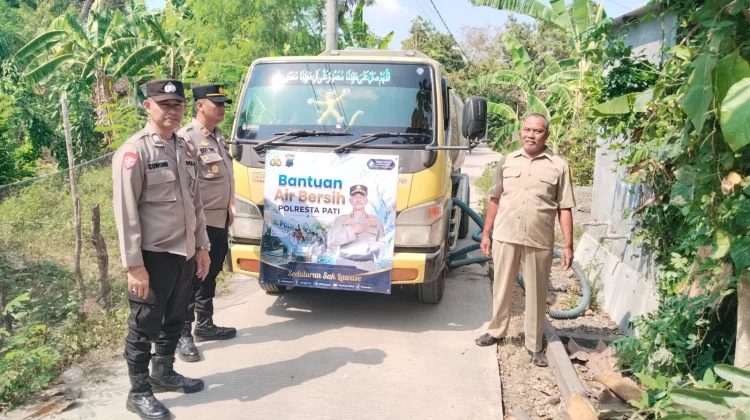 Polresta Pati Salurkan 32 Ribu Liter Air Bersih ke Tiga Desa Terdampak Kekeringan